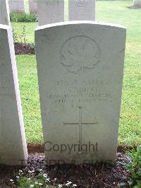 Etaples Military Cemetery - Gabriel, F
